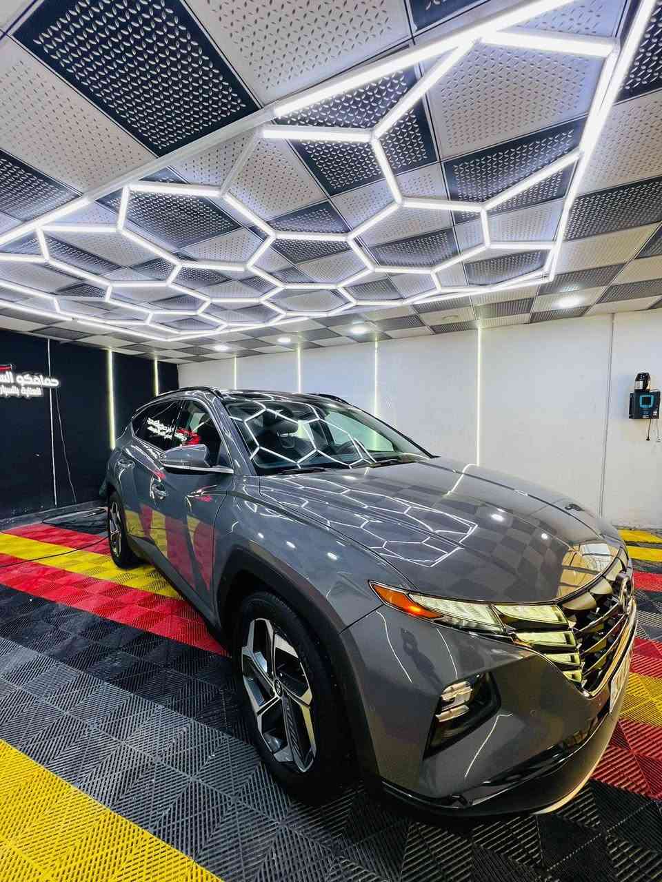 السلام عليكم

💥توسان 2024 فول مواصفات وارد امريكي للبيع
💥 ماشيه 36432

💥المواصفات

💥بصمه عدد 2
💥 بانوراما قطعتين
💥 محرك 2500

💥رادارات 5
💥اوتو هولد 
💥ثلاث وضعيات قيادة
💥اطفاء ذكي
💥تحديد مسار 
💥صندوق كهرباء

💥لون سمنتي مميز داخل اسود 

💥تشغيل عن بعد وقياده عن بعد 

💥تبريد قطعتين

💥كشن كهرباء

💥شاشه متصل كار بلي واندرويد

💥تبريد لمس

💥شحن واير لس

💥تدفئه بالكشنات

💥تحكمات استيرن

💥نزول منحدرات

💥مانع تزحلق

💥كامره دواره

💥مثبت سرعه

رقم قادسيه بأسمي تحويل ثاني يوم 

مكان السيارة ديوانيه.

رقم الهاتف ***********
