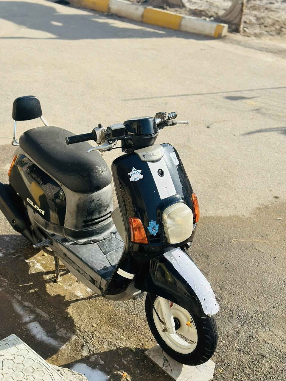 سلام عليكم بوليسي للبيع 50 بلاد مفتوحه لاستيك ولف دراجه كله بلاد ما نقصه برغي سعر 700 وبيه مجال رقم ***********
