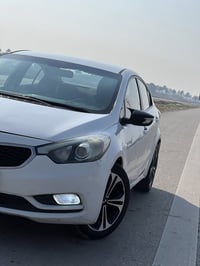 البيع كيا سيراتو 2014 خليجي🥰 السيارة نص فول  بيها شبر صبغ بالبنيد  وبي...