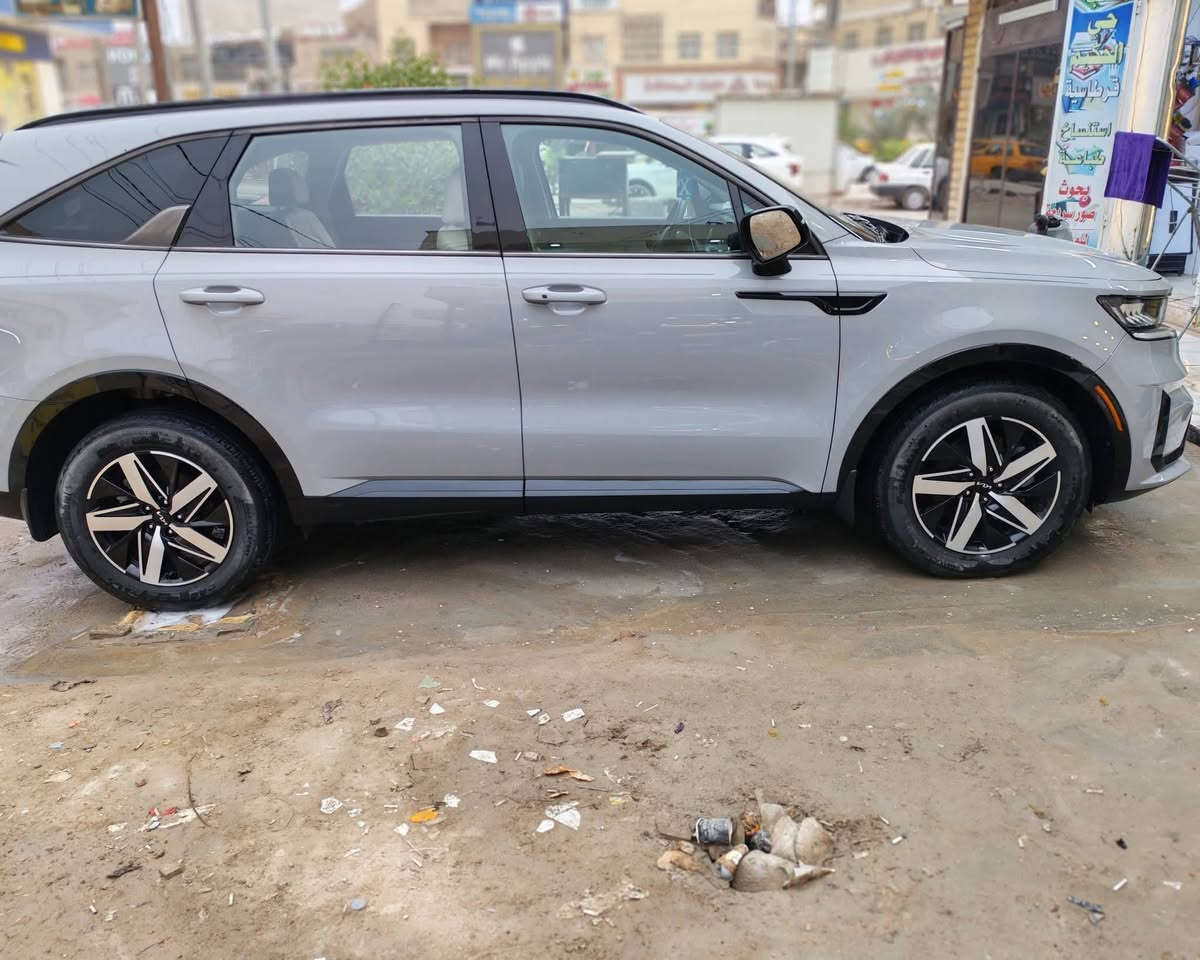 سورنتو2023 EX كفاله عامه كلين 
رقم بغداد مميز بااسمي سنويه  
لون مميز اسمنتي سموك متغير 
........... مواصفات .............  
سياقه اليه. تحديد مسار. توقف ذاتي.نقطه عمياء 
🔴 دخول ذكي   
،تشغيل وطفاء المحرك تلقائي AUTO START STOP
كشنات  VIP
شاشه كبيره نافكيشن
تحكمات استيرن فول 
🔴بصمه 
🔴لايت عدسه زنون عالي ناصي بلادي 
🔴لدات 
🔴مري اشارة ترحيب 
🔴صندوك ذكي وكهرباء 
🔴كراسي جلد هيتر كراسي vip 
🔴6 راكب اوتو فول
🔴شاشه جبيرة كامرة 
🔴 فول رادارات امامي خلفي 360 درجه  
🔴ويل كب 
🔴 سايد بريك اوتو 
🔴اوتو ستوب 
🔴5 انظمه قيادة 
🔴محرك 2500 توربو 
🔴شاحن واير ليس
🔴بريك ذاتي خلفي
🔴 بريك ذاتي امامي

مكان السيارة الدوانية
رقم  ***********
السعر(265)  وبيها مجال
