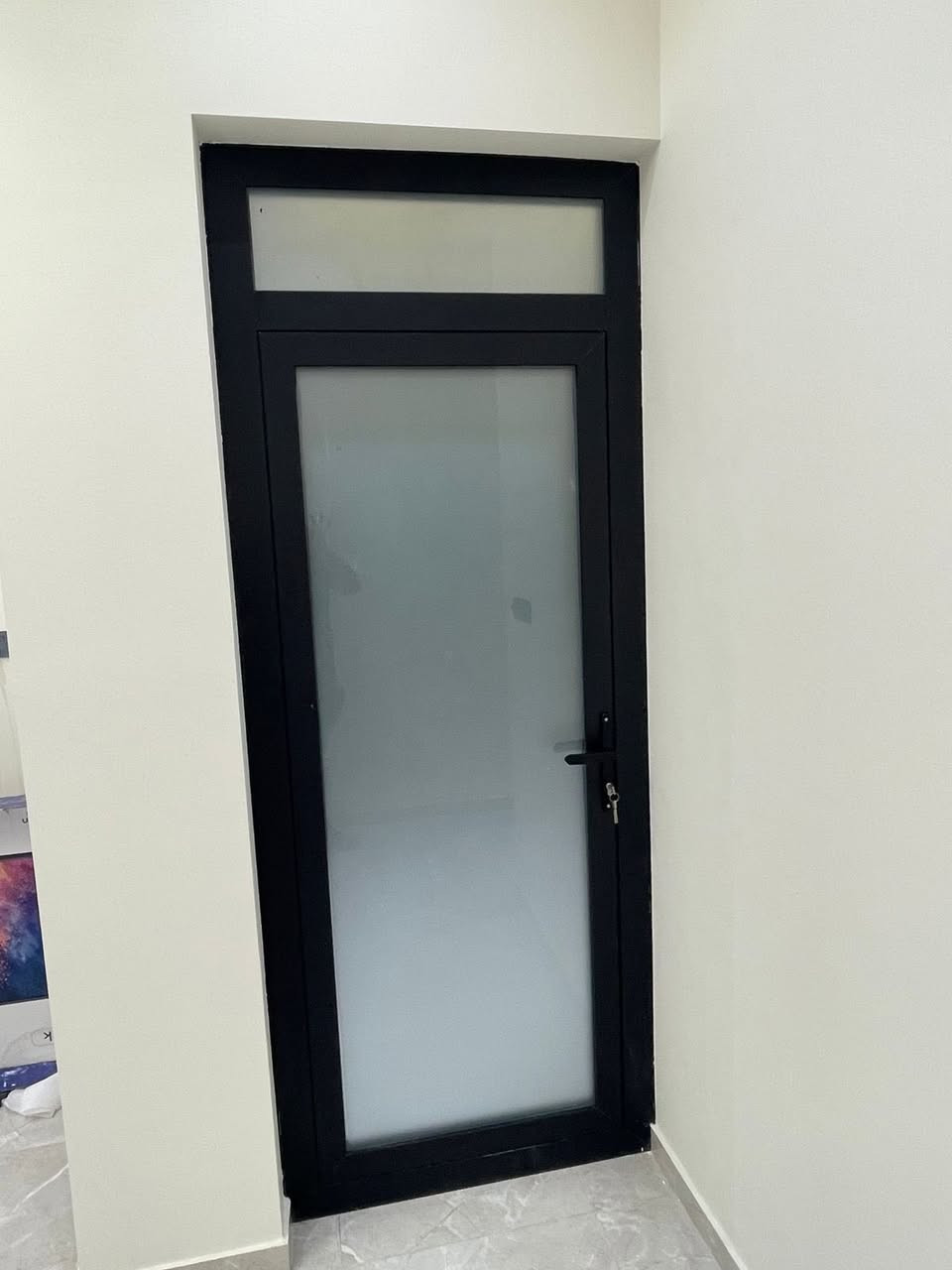 السلام عليكم اني خلفه محجر او مفصلي وهاذ شغلي مكاني حيور ***********
