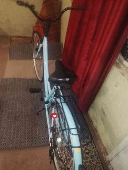 سلام عليكم للبيع مكان سدير الحجم 26 بايسكل لبلاد سعر 100 رقم الموبايل ***********
