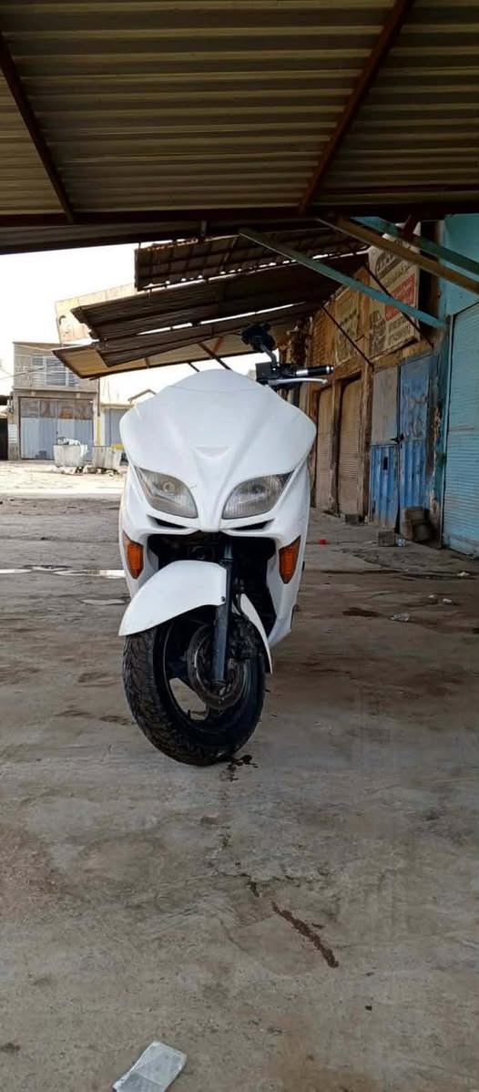 فورزه 08 
كير ملغي مكينه ناعمه ما مفتوحه 
كهربايات كله شغاله 
ما عايزه شي 
مكاتبه فقط 
 بيع او مراوس  مكاني حله شارع ستين 
***********
