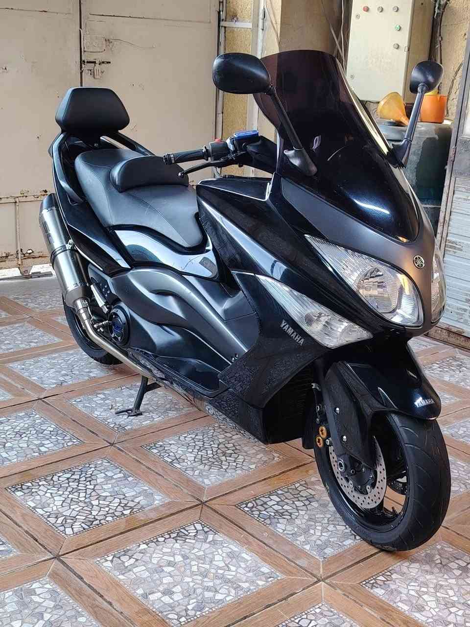 TMAX 2011
دراجة بحالت الوكاله مكفوله كفالة  من كلشي
دشبول احمر
صولنصة رياضي بروجيكن اصليه
ماشيه ٢٢ لف
سويجين
السعر ٣٥ ورقة وبيها مجال بصيط الطيبين 
مكاني بغداد الزعفرانيه راقم ***********
