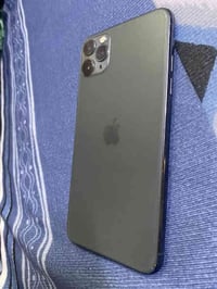 ايفون 11 برو ماكس زيتوني ذاكره 256 بطاريه 82 فقط شاشه مبدله الجهاز باق...