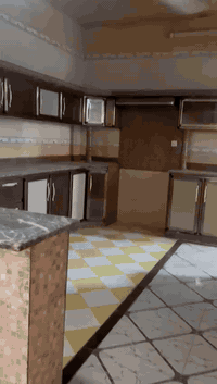 من رخصة الادمن المحترم دار في كربلاء حي التعاون 240 متر طابو صرف  ركن الطابق الارضي صاله + ستقبال + مطبخ + غرفة نوم +صحيات الطابق الثاني صاله + 3 غرف نوم +صحيات البيت كله مرمر  بناء درجه اولى السعر 700 مليون
للاتصال /***********
