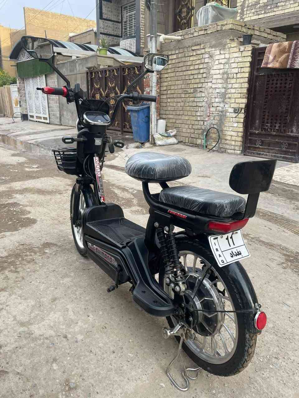 السلام عليكم دراجه حجم 20نضيفه 4بطاريات كبار بحالح جيده دبل بصمه كشره نضيف كله شغاله مرايات جدد كشنات جدد الدراجه شوفت عينك عارضهه 250سعره مناسب هذه رقمي *********** مكاني بغداد الامين الثانيه
