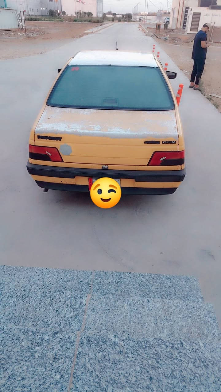 سلام وعليكم بيجو 405 جيئر اكس موديل 10 سياره كير مكينه مكفولت حداديه لاضربه ولاصبغ سياره بلاديه 
سنويه2027 سياره رقم بغداد مصفره هيئه وغرامت جاهزه مداور يمته مايعجبك ادور مكاني ديوانيه سعر 33وبيه مجال ***********
