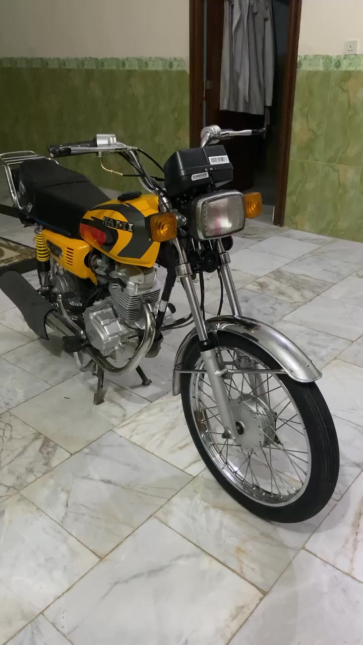 السلام عليكم دراجه اربعه كير شلامجه اوراق اصولي الدراجه كلش حلوه ونضيفه بس ولفات
مبدل بيها  7 ورقات مكاني كربلاء طويريج ***********
موديل 22 بشهر 12 طالعه السعر 750 وبيها مجال
