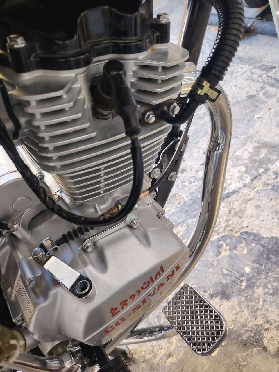 السلام عليكم دراجه للبيع سيفان موديل 26
بعدهي جديد اوراق سكنر 
سعر 780 وبيه مجال قليل حك الجيه
مكاني الامام عون 
***********
