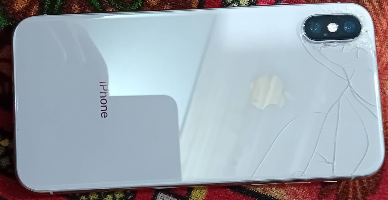 أيفوان أكس عادي ذاكره 256مبدل شاشه وبطاريه اصليات بطاريه 100 جهاز نضيف السعر 120وبي مجال المكان ديالى بعقوبه التحرير الرقم ***********
