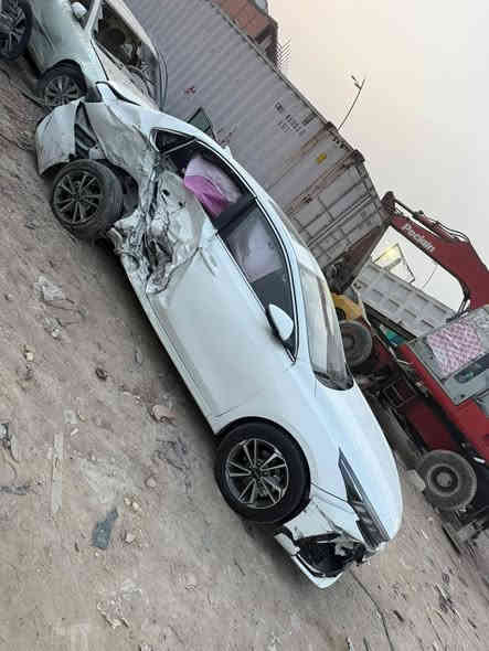 للبيع كيا سيراتو موديل 2024 رقم بغداد تحويل مباشر حادث جاملغ وباب خلفي السعر 98$ وبيه مجال العنوان بغداد للاتصال ***********  المواصفات 1/1
