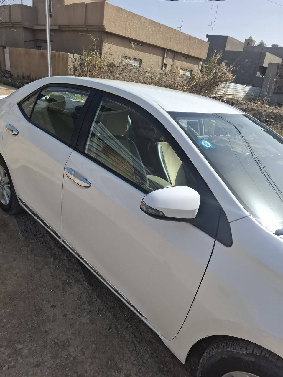 كورلا ٢٠١٥خليجي مكينه ٢٠٠٠
مرقوب ماشيه ١١٩ الون ابيض صدفي بيها فقط الدعامي الماميه مصبوقه رقم بغداد  قبل ٤ايام طلع عندي صوت ناعم بالكير وماعرفت شنو للبيع السعر المطلوب ١٣٨وبيها مجال شي بصيط حك الجيه للتصال ولستفسار اتصال بهاذ الرقم  *********** مكان السياره بغداد
