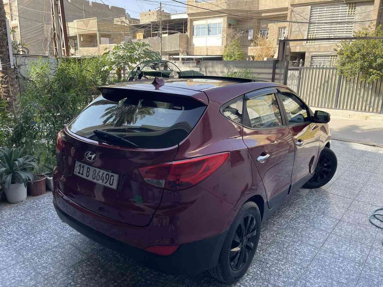 توسان 2010صبغ احزام لجماليه اثر جراد وحادث باب وجاملغ خلفي  السياره نضيفه كلش وما بيه اي نقص كامله مكمله يعني صدر تخم  تاير  السياره فول مواصفات بنرامه كشن كهرباء  ويلكب كروم تحكمات استيرن شاشه   زنون وبعد بيه مواصفات اشاير بل مري السعر 105 وبيه مجال مكاني شهداء السيديه الستفسار ***********  لغد صاصي  كفاله   يعني البجم كبس  محرك دوش 2000
