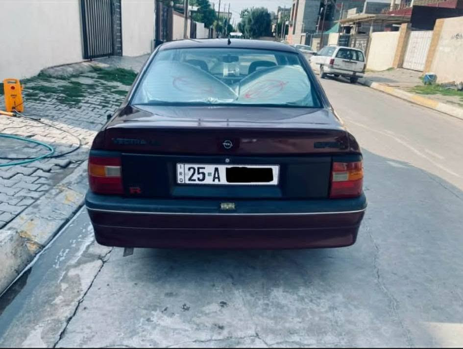 السلام عليكم للبيع أوبل فكتره موديل 1990 لون ماروني حجم المحرك  18كير عادي سنويه لل 2030 دفتر بانزين شرط التحويل سياره فقط هلال مصلح ومصبوغه عام للجماليه سقف سلايت السعر ٤٢ وبيها مجال للطيبين...كركوك....***********
