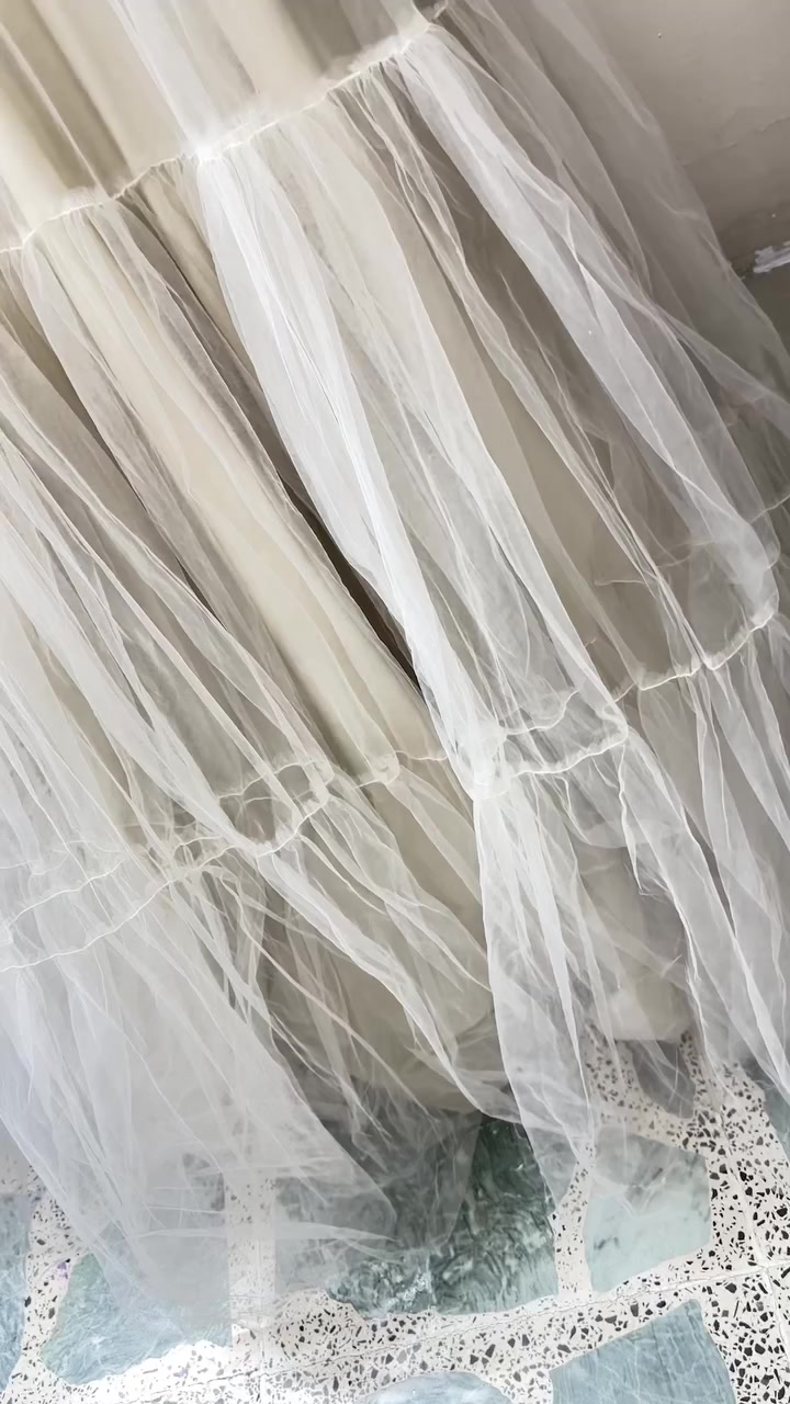 مرحبا
فستان خطوبة او مناسبة لبسة وحدة وضميتة نضافتة٩٠٪؜
اخدتة من البيت التركي المنصور 
قياسة ٤٢ بس عادي ٤٠يلبس
اريدة ب٧٠وبيه مجال 
اكو توصيل


**إذا كنت صاحب هذا الإعلان وتريد حذفه لأي سبب، رجاءا أرسل رسالة إلى الدعم الفني**