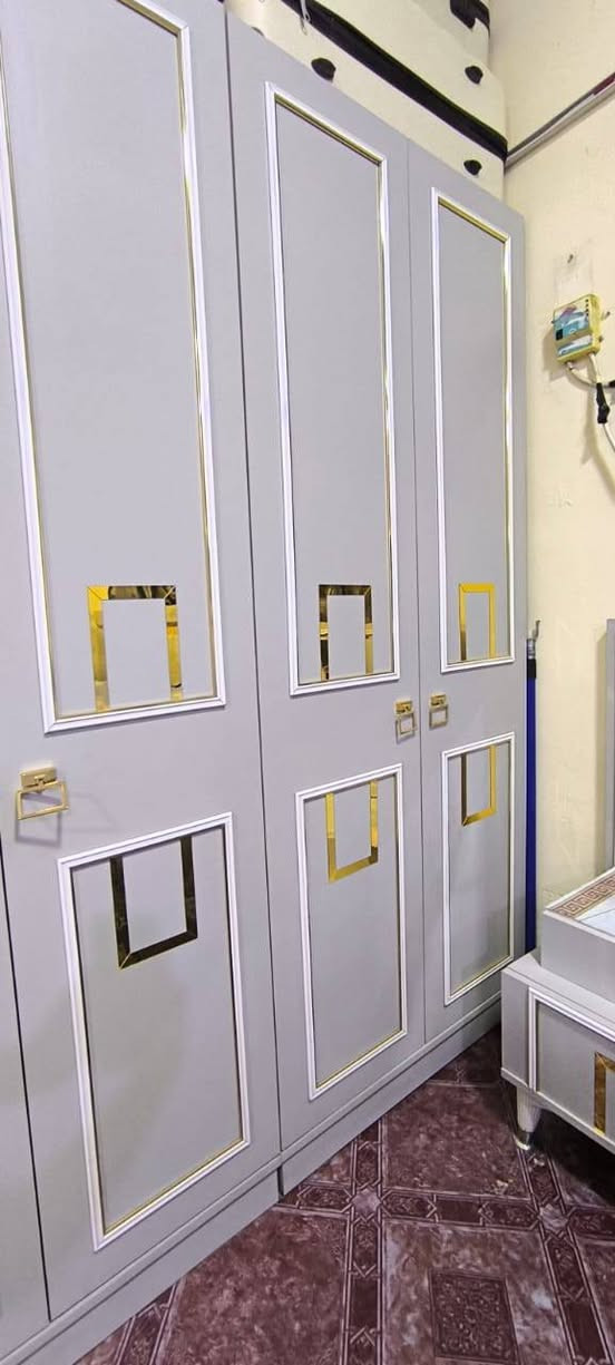 غرفة نوم تركي 11 قطع للبيع السعر مليون و100 مكاني حله شارع 60
***********
