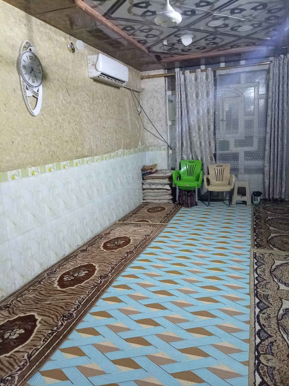 دار 133متر طابقين للبيع حي المكرمه منطقه 10 تالاف     مكان مميز بناء نضيف السعر ولاستفسار اتصل ***********
