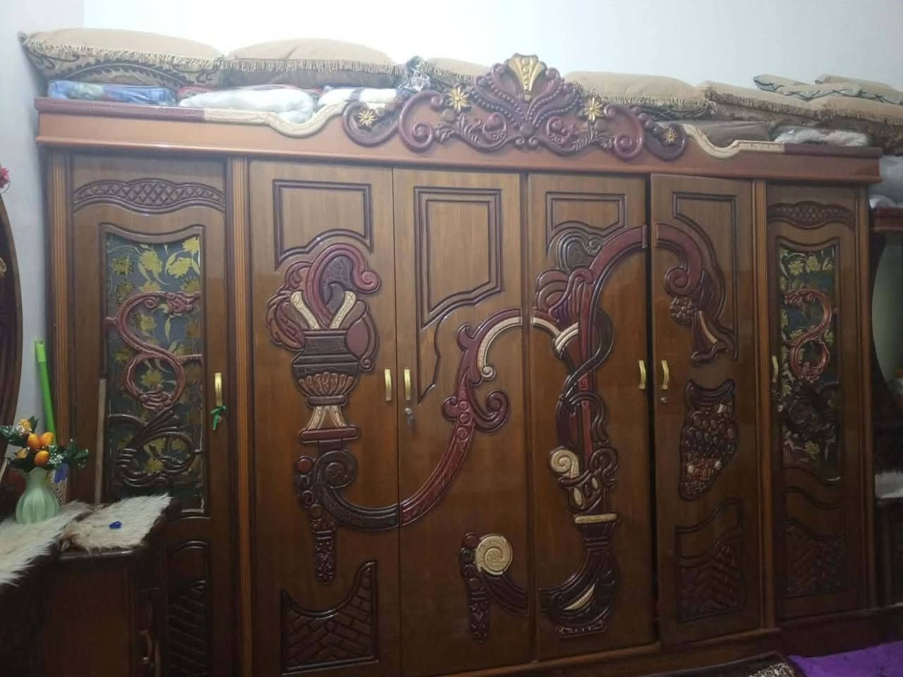 سلام عليكم غرفه نوم للبيع نضيف جدا سعره 850مكاني سوك الشيوخ الإتصال ***********
