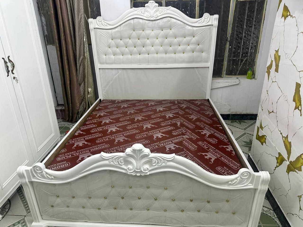 السلام عليكم زبائنا الكرام 
غرفة نوم نجارة عراقية بالون الابيض
انشاء الله تنال اعجابكم 
بغداد الدورة نهاية شارع الصحة مجاور كلية كلكامش
احجز غرفتك معرض بيوتنا للاثاث العراقي ***********
