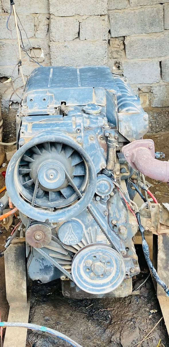 السلام عليكم 
مولد دويز ٤سلندر 
20/kv
السعر 25ورقة العنوان ديالى /بلدروز
***********
