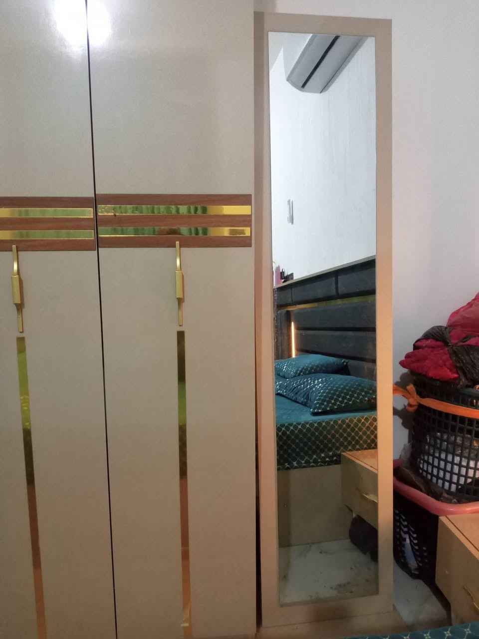 السلام عليكم  غرفه البيع هيه ودوشكه السعر 800 مكان واسط


**إذا كنت صاحب هذا الإعلان وتريد حذفه لأي سبب، رجاءا أرسل رسالة إلى الدعم الفني**