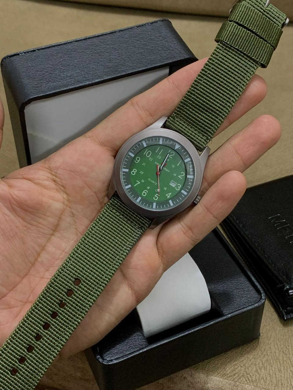 ساعة سويس ارمي ساعة الجيش السويسري مقاومه للماء وزجاج زفير مقاوم للخدوش وتاريخ شهري سير كتان مع علبه هديه على أول تم ١٠ الف بالعافية


**إذا كنت صاحب هذا الإعلان وتريد حذفه لأي سبب، رجاءا أرسل رسالة إلى الدعم الفني**