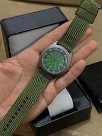 ساعة سويس ارمي • زجاج زفير • مقاومة للماء