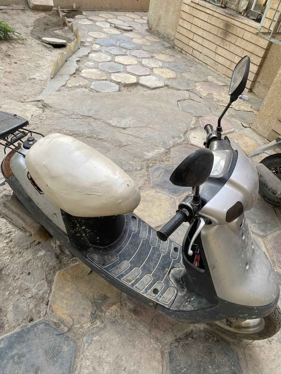 دراجه بطه للبيع دبل سكليتر نقصها باتري وجوزه فقط نضيفه كهربائيات شغاله مكاني كربلاء الحر 

سعرها ٣٧٥ وبيها مجال للاستفسار الاتصال 

***********
