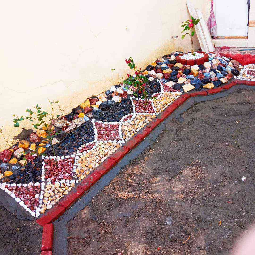 السلام عليكم عمل جميع انواع الحدائق المنزلية ودوائر الحكوميه بالحجر الملون باانسب الاسعار وزراعه الشتلات والثيل وتعديل الحدائق للاستفسار المراسله او الاتصال 
***********
