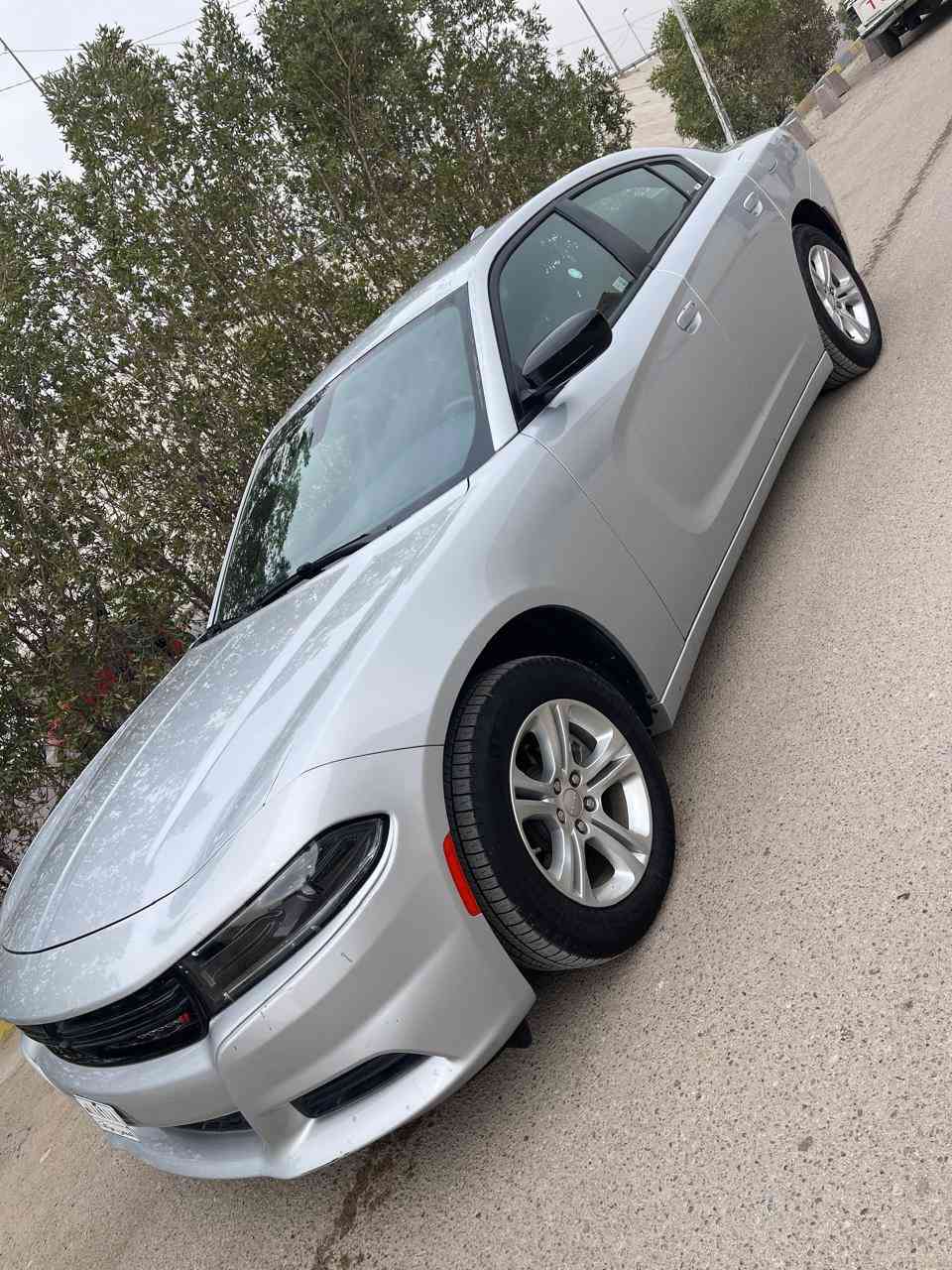 السلام عليكم
للبيع فقط 
بدون رقم 
دوج جارجر موديل 2023 sxt اخر اصدار دخول جديد محرك 6 سلندر 3600 ماشيه 20 الف ميل باميركا وحاليا  بجم كبس مكمرك وكامل منفيس باسمي تحويل ثاني يوم جاهزة تصليح درجة اولى الحادث كما موضح بالصور للاستفسار الاتصال على الرقم التالي السعر 220 وبيها مجال بسيط للشراي 
***********
