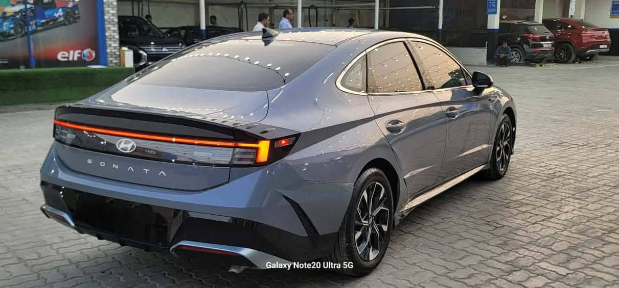 سلام عليكم 

سوناتا 2024 فول

بصمه

مواصفاتها

 داخل بيجي

مكينه 2500

نظام توقف ذاتي

تحديد مسار

مانع انزلاق

شاشة +كامرة دوارة

حساسات 

نقطة عمياء

اشاير بالمري

مثبت سرعه

كشنات كهرباي +تدفئه 

حادثه باب تبديل وتصليح بل هلال الخلفي 

ماشيه. 35
مثنئ معوقين بأسم والدي 
سعر 188وبيه مجال
بيع او مراوس حسب التفاق

استفسار  ***********
