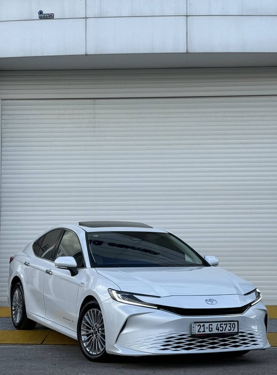 Toyota Camry Hybrid 2024 كلين تايتل
تويوتا كامري 2024 هايبرد شكل 2025
السيارة ماشية 16 الف فقط يعني زيرو
السيارة بدون تعديل وصبغ وطخات يعني زيرو
المواصفات
سعة المحرك 2.0L هجين
حساسات أمامية 
 حساسات خلفية
لايت زينون + LED
شاشة كبيرة
كشنات جلد
كشنات كهربات
تحديد سرعة cruise control
4 مودات قيادة
مود EV
تبريد مركزي
اوتو هولد
هاند بريك كهربائي
للتواصل:
*********** اتصال فقط
*********** واتساب او فايبر فقط
مكاني السليمانية ورقمها سليمانية
