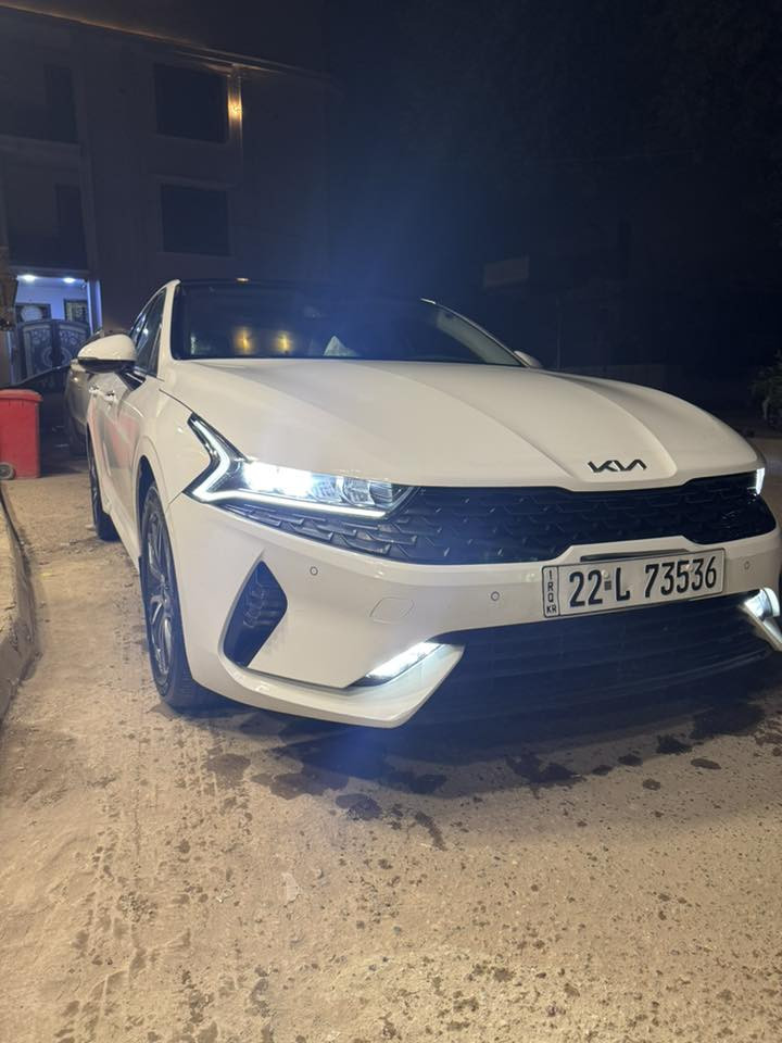 السلام عليكم كي فايف موديل 2023 وكاله نم ماشيه 23 الف السياره جديده جدا فول مواصفات معروفه خليجي بيها بارد بسيط موضح بالسونار السعر 21500$ للاتصال *********** 
مكان / الوزيريه
