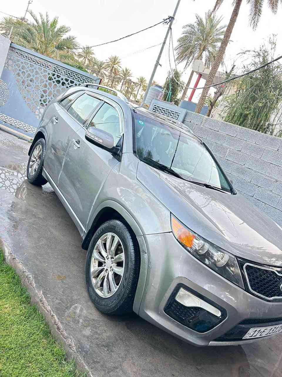 سورنتو 2012 SX لمتدد 
فول مواصفات 
وارد امريكي 
6 سلندر 
محرك 3600 دوش 
7 راكب 
بصمه 
كشنات كهربائيه تدفئه تبريد 
حساسات 
مري شفط 
شاشه 
كاميرا 
بانوراما 
سنويه ل 2030 
ضررها بس بنيد 
ومصبوغه حزام للجماليه 
السعر 125
رقم الهاتف *********** كربلاء, العراق
