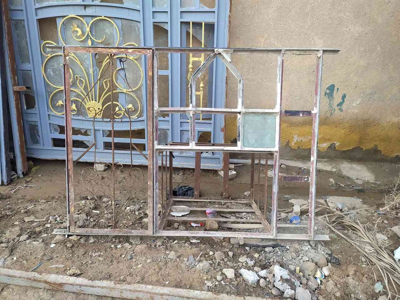 سلام عليكم غراض للبيع مكاني النهروان شارع الشمري شراي يدخل خاص. ***********
