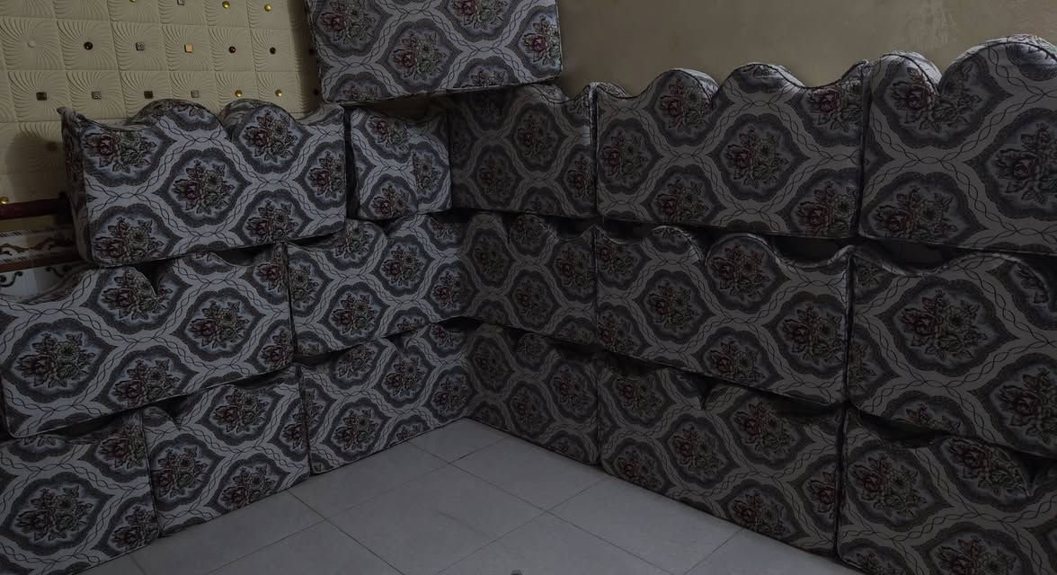 سلام عليكم  البيع ديوان تركي شرط جديد  مكان فظليه شراي يتصل عله قم *********** مشتريهن 550   _ اريدهن  450 الف
