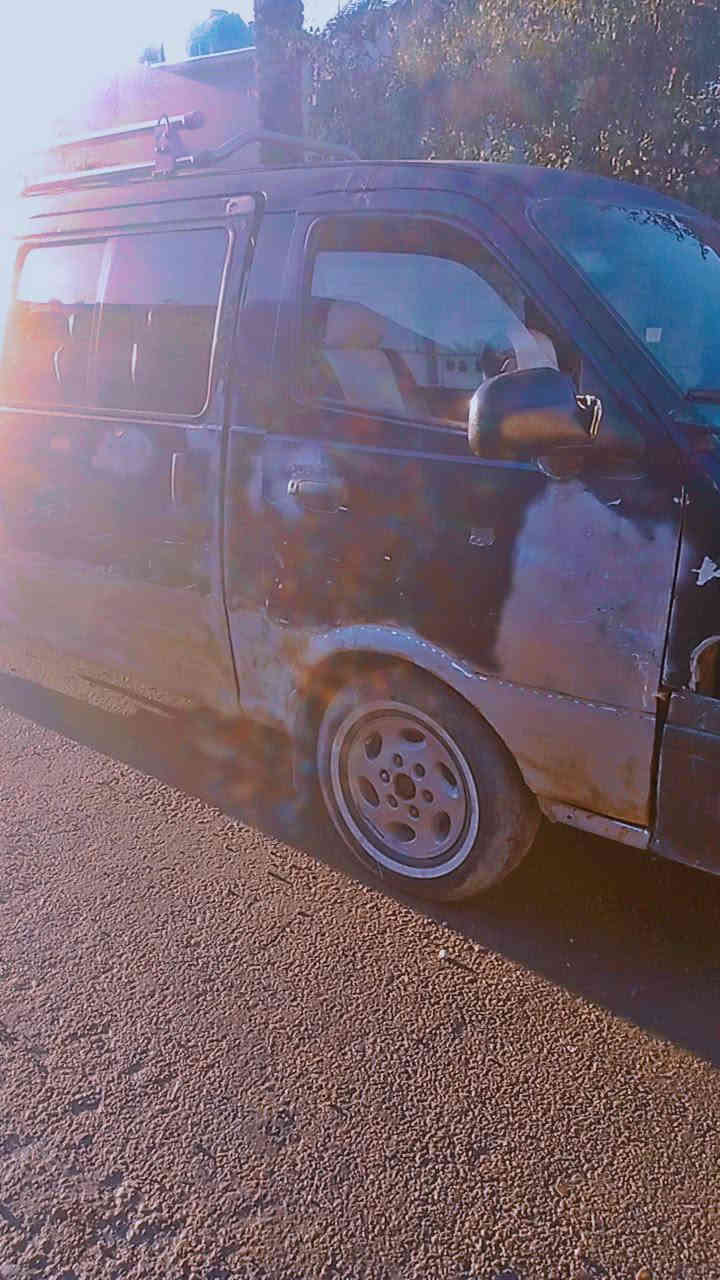 السلام عليكم سياره بريجو للبيع موديل 96 وسنويتها /27 دوشمه جديده تخم طائرات جديد محركق واتساب كفاله 
السعر 5 5 وبيها مجال بسيط 
رقم  اتصال ***********9
