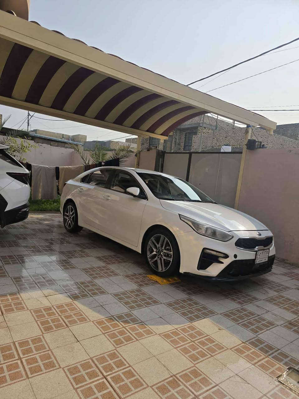 السلام عليكم سيراتو 20 فول عدا الفتحه بصمه شاشة جبيره كشنات جلد تدفئه ماشيه 170 رقم بغداد حره بيه تبديل جاملغ وبنيد والباقي كفالة عامه شرط نفس اللون اصلي بدون داخل مكينه 1600 مكان السيارة الديوانية السعر 137وبيه مجال بسيط للاستفسار الاتصال على ***********
