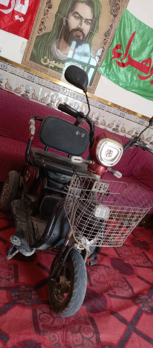 السلام عليكم دراجة شحن احتياجات خاصة  شغالة للبيع السعر 550 وبيهة مجال للاستفسار الاتصال على الرقم *********** 
يوجد واتساب
