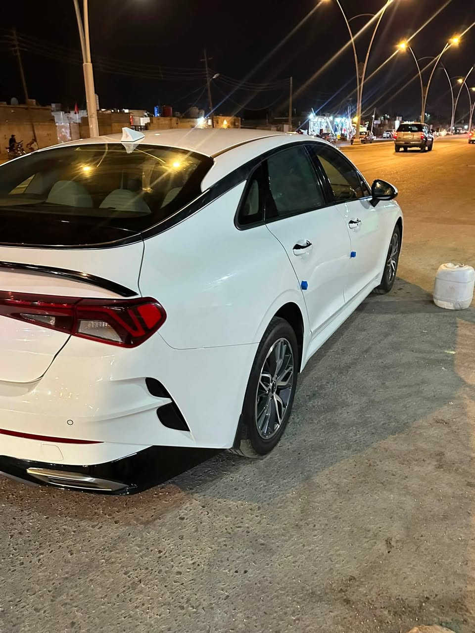 السلام عليكم . K5  موديل 2023  خليجي كفاله عامه محرك 2500  رقم أربيل السياره موجوده بلبصره انتهاء السنويه 2027  شهر السابع السياره بيها رصعتين صغار فقط لا غير . بسم شركه بلبصره . فول مواصفات ماعده التنته ماشيه شي قليل السعر $210  بيها مجال قليل .رقم الهاتف  ***********
