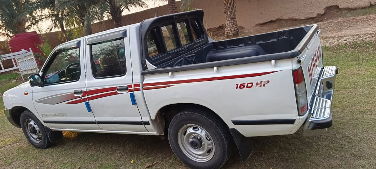 سيارة للبيع فقط 
نوع نيسان بيك اب دبل قمارة موديل ٢٠٠٨ ياباني المنشأ 
رقم بغداد جديد قبل اقل الشهر حولته بأسمي وكامله من الهزه 
السنوية نافذه لغاية ٢٠٢٨ 
المحرك حجم ٢٤٠٠   ٤ سلندر
الكير مالته بلادي شركة
الكشر خالي من الضربه والتبديل والصبغ فقط بيه مكانات قليله بارد والقماره بيه مكانات منكرشه  اثر حالوب 
الجام مالته كله كهربائي
الصدر والدبلات كله جديد مؤسسة 
طقم تايرات جديد 
الكهربائيات كله شغالة 
السيارة نظيفه من الداخل والخارج واحله من الصور 
السيارة مال جناي متخلي عليه برغي واحد
 
السعر  ( 18500000 ) ثمانية عشر مليون وخمسمائة الف دينار عراقي

للاستفسار اكثر اتصل على الرقم 
***********
