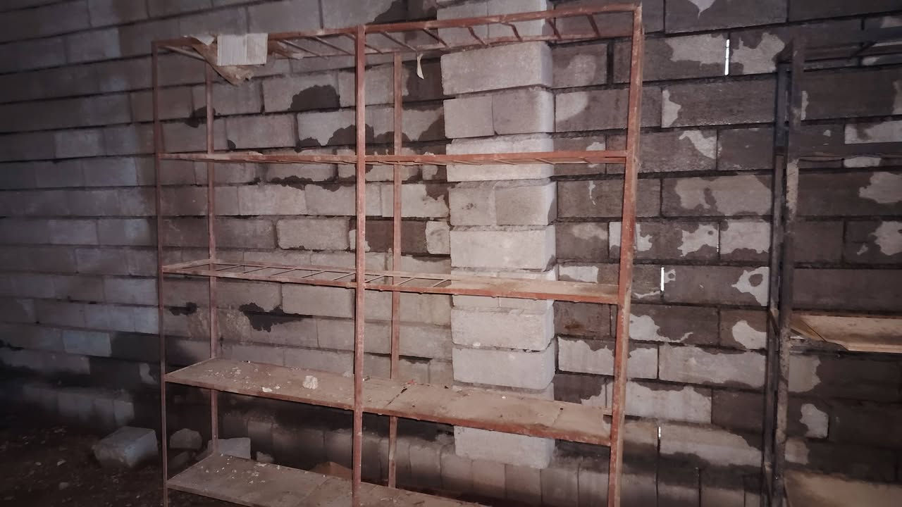 رفوف حديد نظيف عدد ثلاثه للبيع
عنوان الشارع سنجار مقابيل تربيه تلعفر مجمع الهابش 
***********
