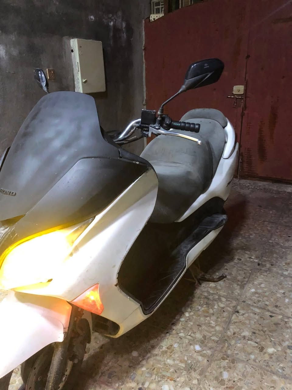 السلام عليكم فورزة 08 للبيع كوم حديد ابيع طافية الدراجة متروكة سعرها ٢٥٠ مكاني بغداد الشعب 
  للاستفسار الاتصال ***********
