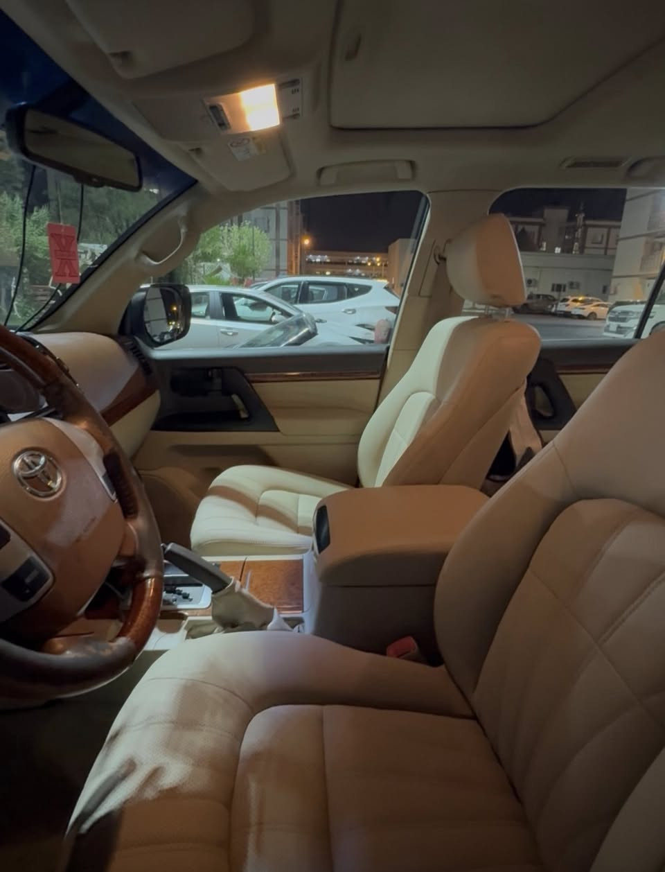 سيارة تويوتا لاندكروز GX R جكسار ثمانيه سلندر 8V  موديل 2014  بريمي فول مواصفات 
السيارة ابيض صدفي رقم بغداد مشروع وطني ( باسمي ) تحويل مباشر
  
السياره نظيفة وجاهزة من كلشي تخم تايرات جديده ومكان السيارة مجمع الجوهرة السكني 

والجاد بالشراء يتفضل  يتصل ***********
 بي واتساب وبالخير مقدما الي ياخذها 

السعر ٣٧٥ ورقة وبيها مجال للشراي

المواصفات : 

١- جكسار GX R  بريمي لون السيارة ابيض صدفي

٢-  المحرك ٨ سلندر حجم ٤٧٠٠  المرغوب

٢- بصمة تشغيل عن بعد 

٣- بصمة فتح وغلق الابواب

٣- كراسي جلد - دوشمة ٢٠٢٥

٤- فتحة بالسقف

٥- فور ويل

٦- مقعد السائق كهرباء ٣ دكم

٧- تحكم ستيرن

٨- كامرة اماميه وخلفيه

٩- حساسات امامي وخلفي

١٠- لدات

١١- زنون بلادي

١٢- اشارة ترحيب 

١٣- المراية الجانبيه تقلب للاسفل مع الرجوع للخلف

١٤- ثلاجة

١٥- زراكات
