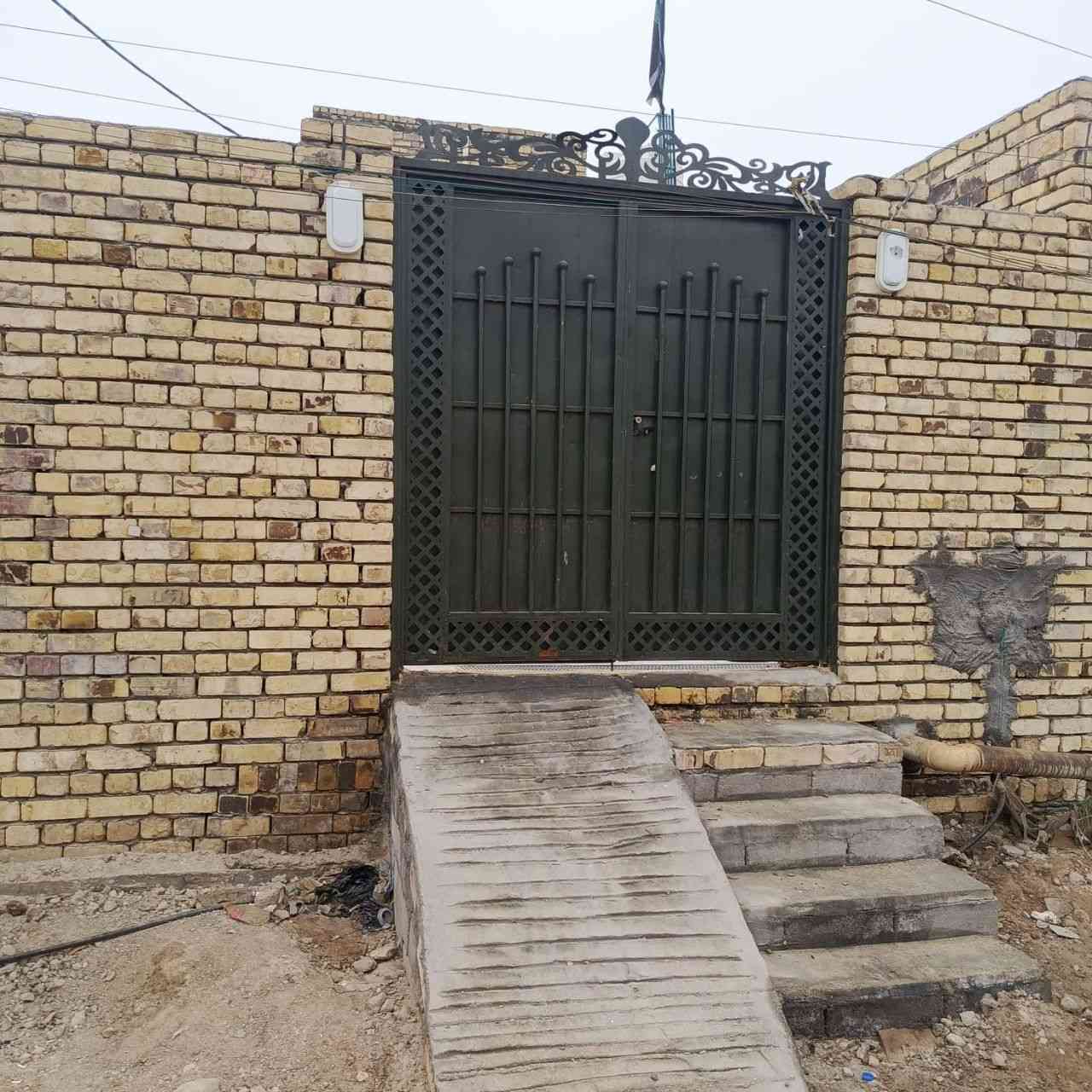 سلام عليكم
▪️ دار زراعي للبيع 

▪️بناء جديد طابوق درجى اولى 

▪️المكان سوق الشيوخ بالبروتين قريب على جامع ابو تراب 

▪️المساحة 200 /م

▪️يتكون من غرفتين و  مطبخ وصالة وصحيات داخلية وخارجية والدوانية ماكاملة  

▪️السعر 59 وبيه مجال قليل بيع مستعجل 

▪️الاستفسار واتساب او الاتصال على رقم التالي 

▪️***********
▪️سيد حسن الموسوي 

▪️مكتب الاحرار شارع البصرة يم جزرة مبايلات القديمة
