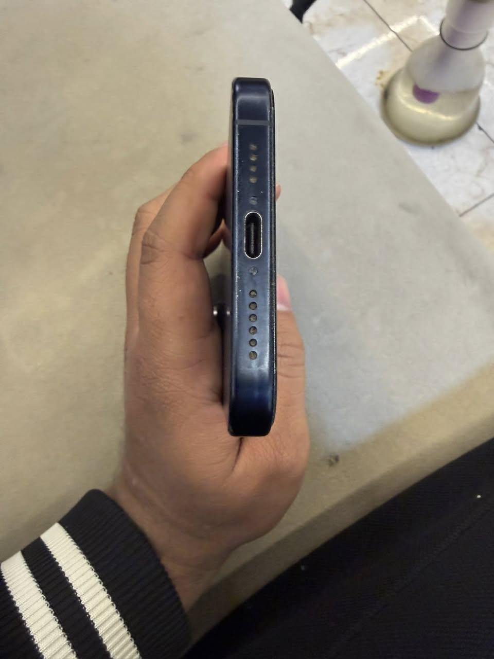 السلام عليكم شباب ايفون١٥ بروماكس وتر ايسم شريحه فعاله بطاريه ٨٦ لون نيلي السعر٧٥٠ العنوان بغداد رحمانية الشعله ***********
