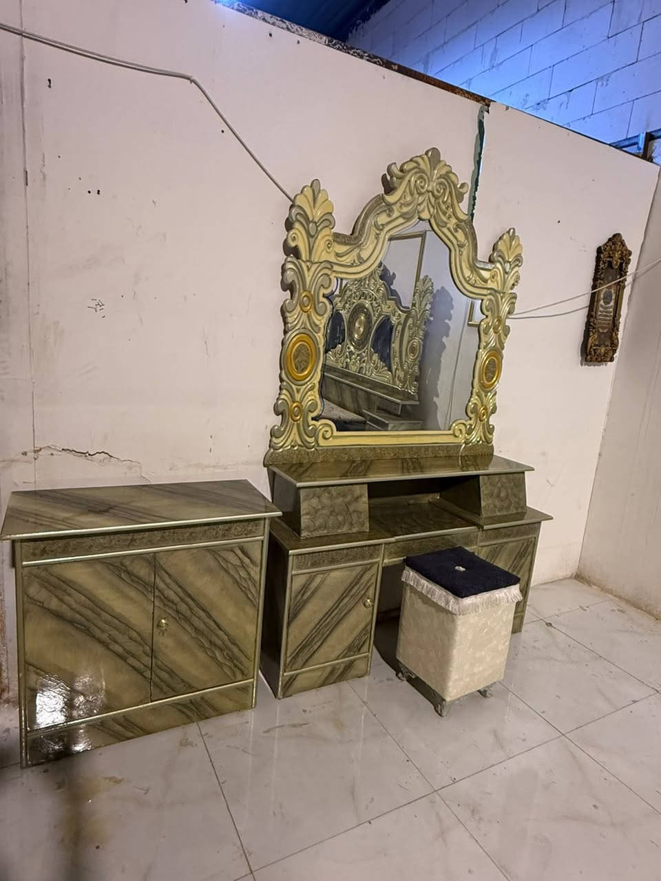 غرفه لوان صبغ حراري
السعر ٨٠٠ بيهة مجال ***********🌸
شد نقل داخل بغداد مجاني  محافظات بكروة 
نضافه ٩٠
تسع قطع 
شازون طابوري هديه
