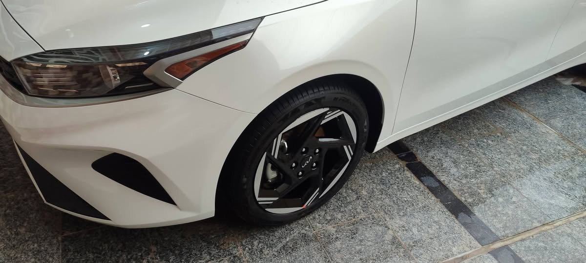 فورتي 24 كلين مكفول باسم ي ترقيم جديد ماشيه4000 جديده السعر 185 قفل صور امريكا بالمنشور ‏‪***********‬‏
