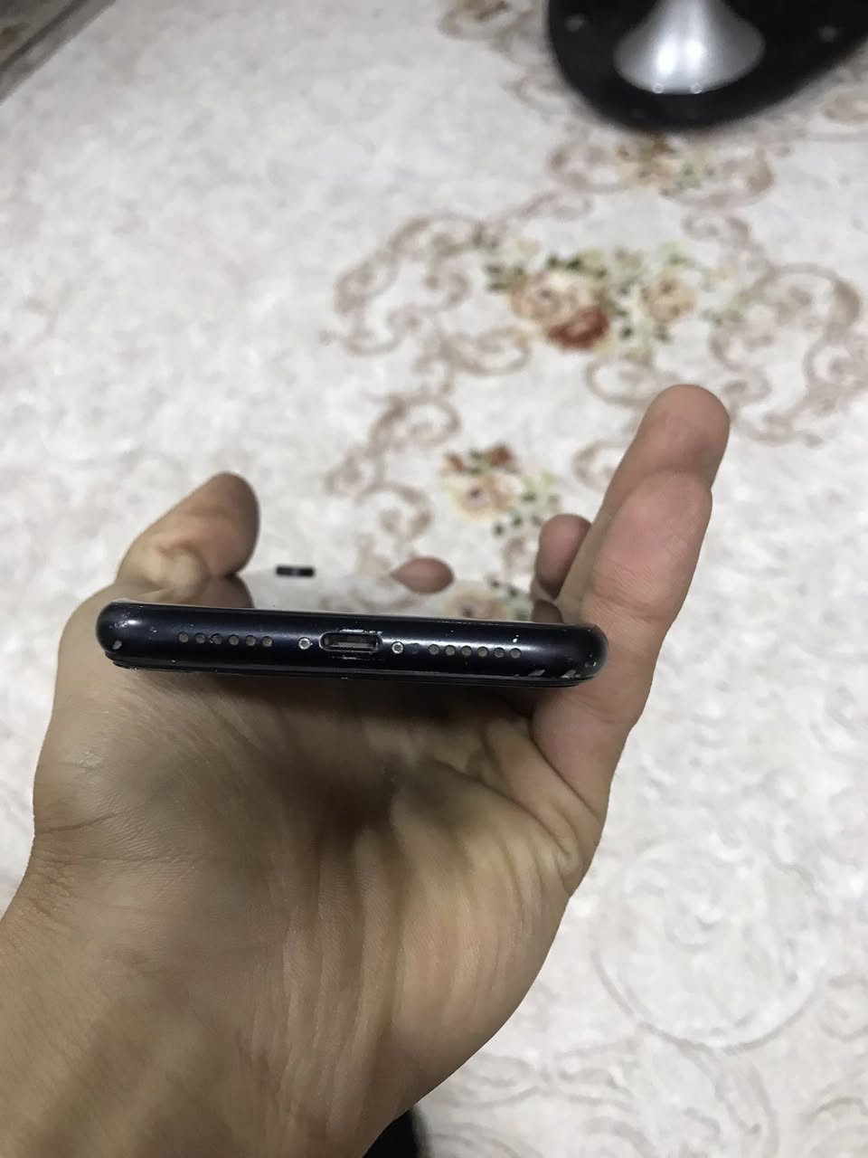 سلام عليكم ايفون XR ذاكره ٦٤شاشه بلادي بدون عيب بطاريه ٩٧فيس ايدي شغال صامت شغال سيم كارت شغال  فقط الكامره الخلفيه تريد مغناطيس جهاز مال بيت حيل نضيف بيع او مراوس مع١١ اوx السعر 150شراي خابرني او راسلني***********
